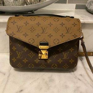 Louis Vuitton Pochette Métis reverse monogram